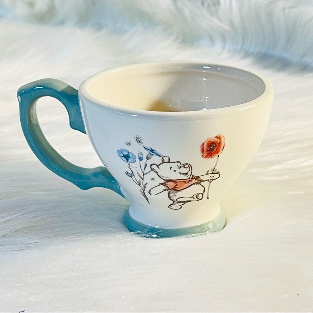 Winnie Pooh Cup & Saucer - Picture 11 of 12